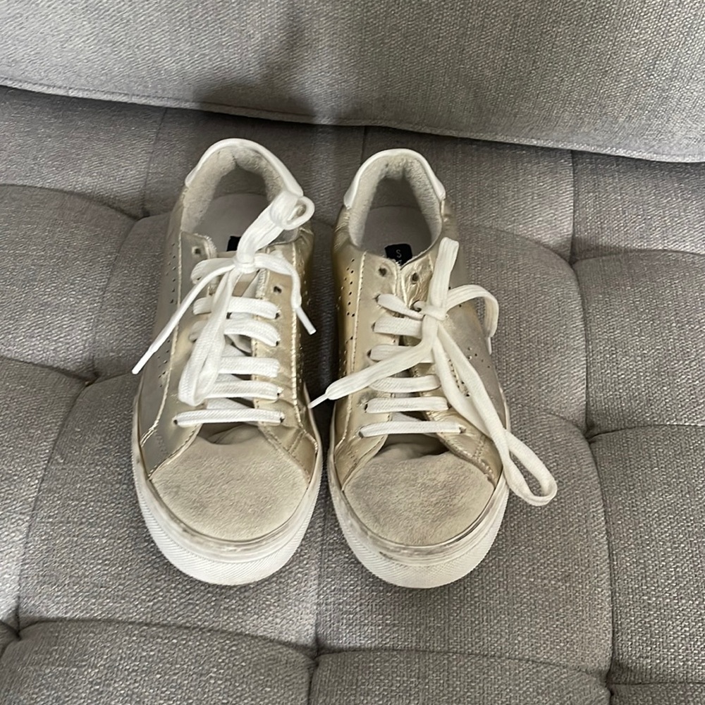 Women’s Steve Madden sneakers size 7 -worn once
